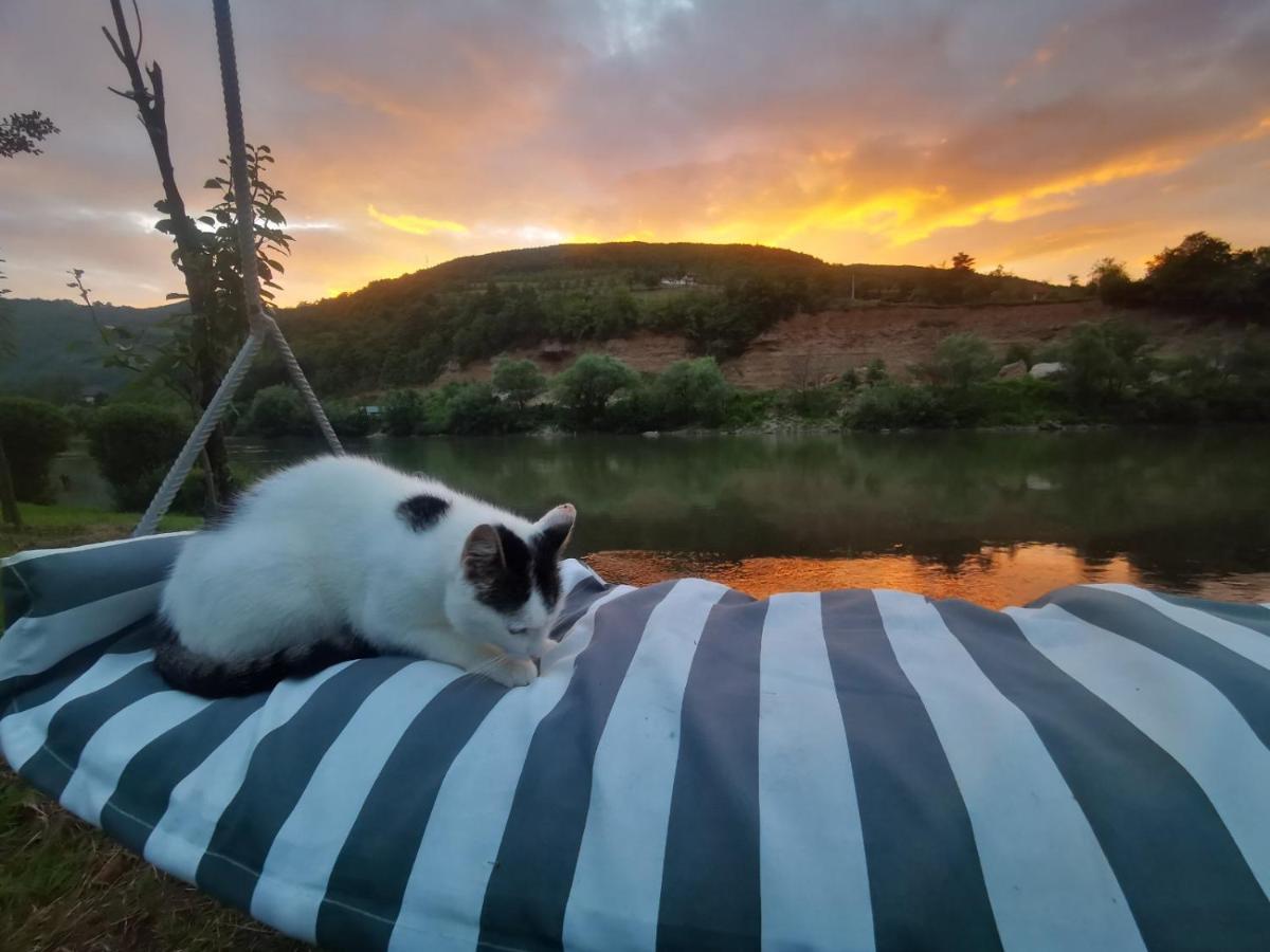 Vikendica Pored Drine Foca Handici ภายนอก รูปภาพ