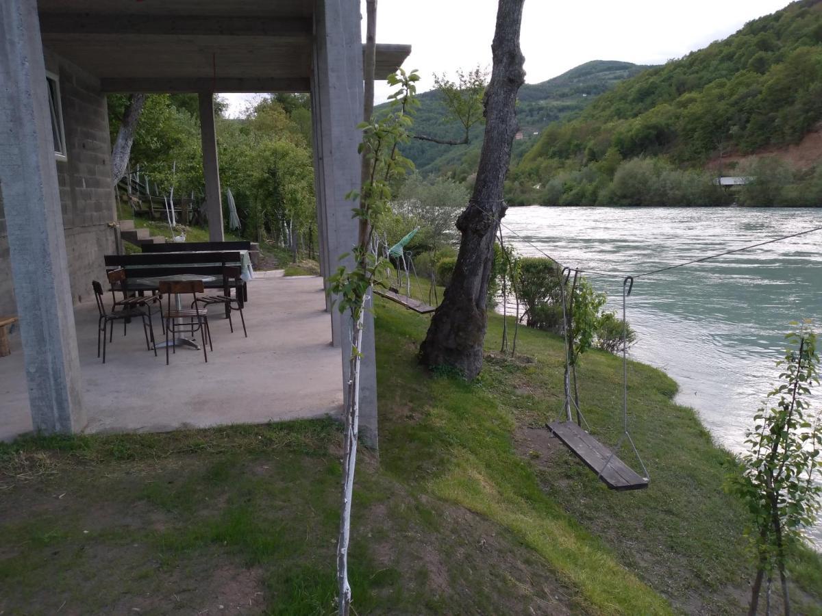 Vikendica Pored Drine Foca Handici ภายนอก รูปภาพ