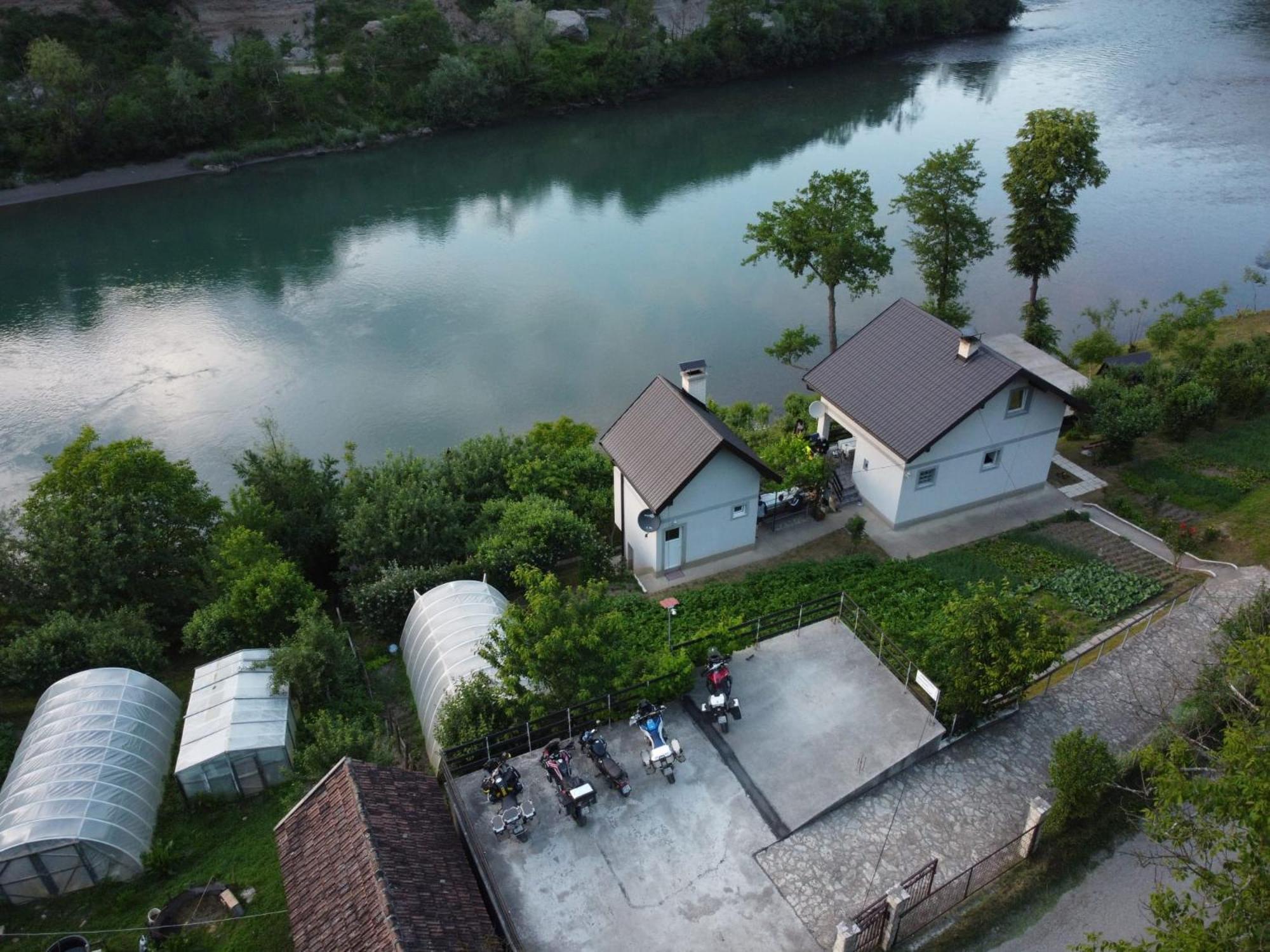 Vikendica Pored Drine Foca Handici ภายนอก รูปภาพ